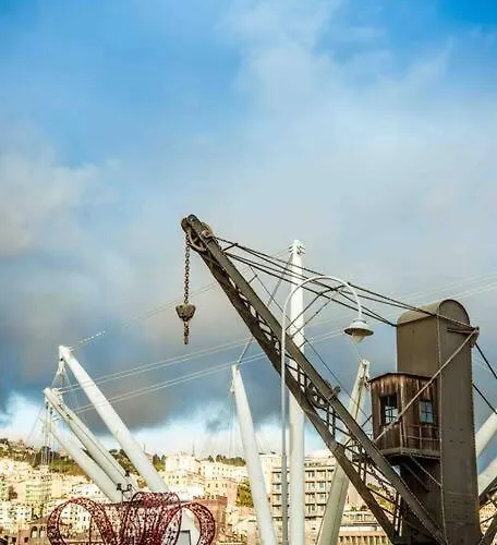 La Finestra Sul Cielo Del Porto Antico Di