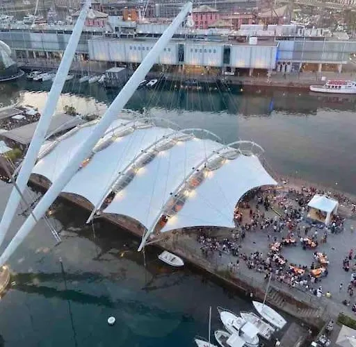 La Finestra Sul Cielo Del Porto Antico Di *