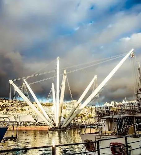 La Finestra Sul Cielo Del Porto Antico Di * جنوة