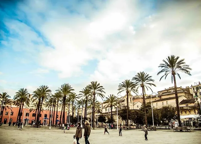 La Finestra Sul Cielo Del Porto Antico Di